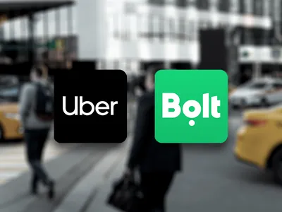 Ride-hailing app showing an Uber or Bolt car in the Dubrovnik area